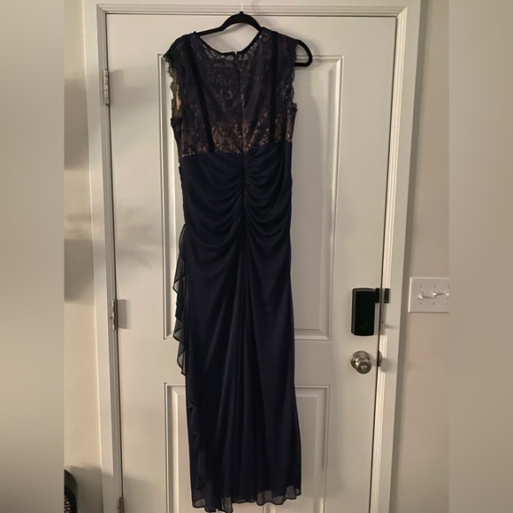Formal Dress - Picture 2 of 6